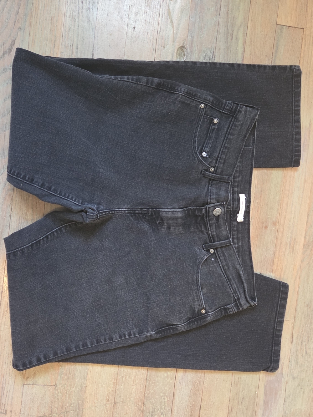 Levi's Straight Leg Jeans in Washed Black